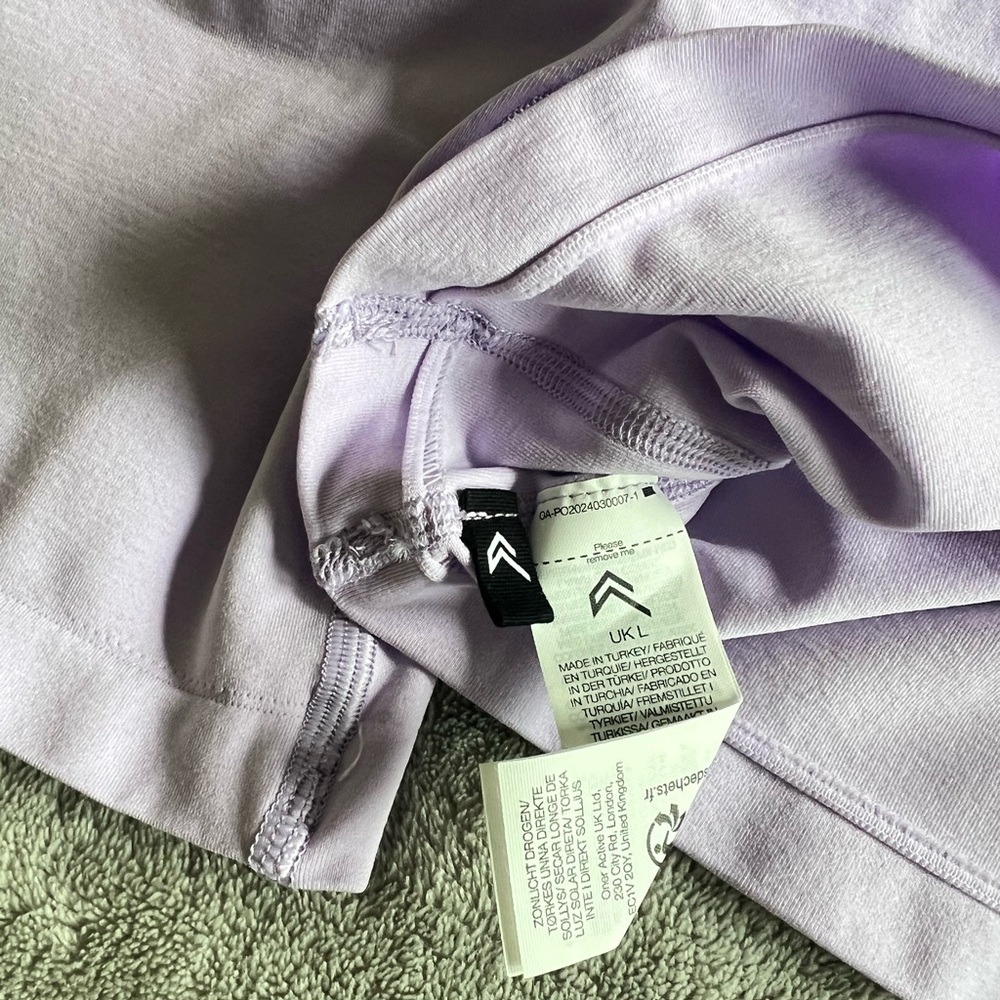 Oner Active EFFORTLESS SEAMLESS SHORTS Purple Large - Picture 4 of 5